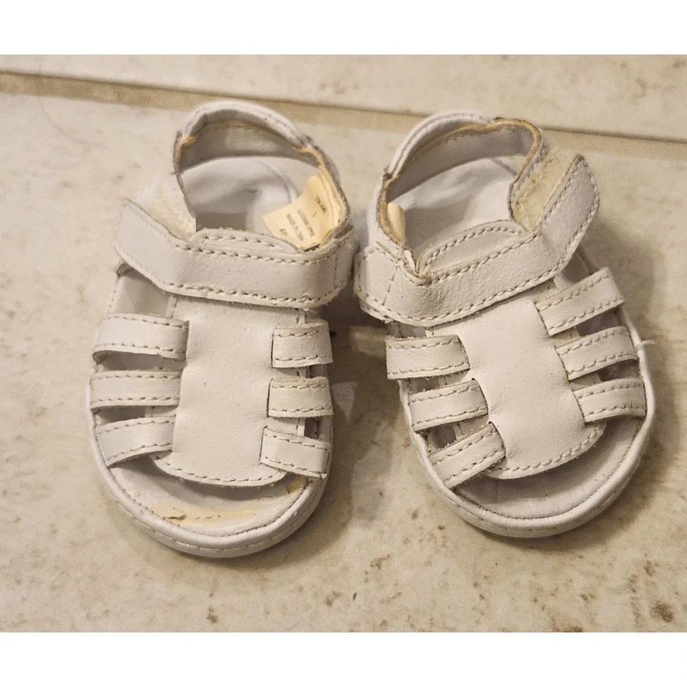 Baby Girl Shoe Bundle‎ Size 0-1 Carters Sandals Mary Janes Sneakers 5 Pairs